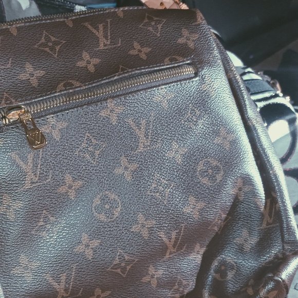 Purse - Picture 1 of 3